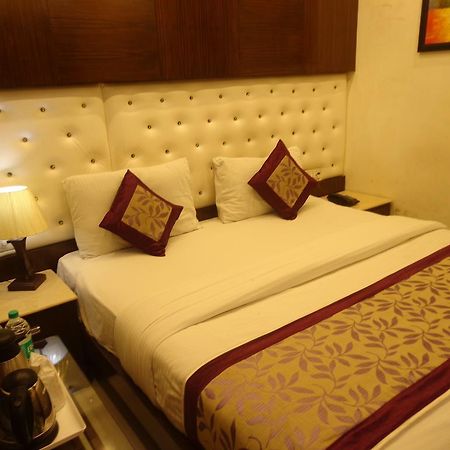 Hotel Station View Opposite New Delhi Railway Экстерьер фото