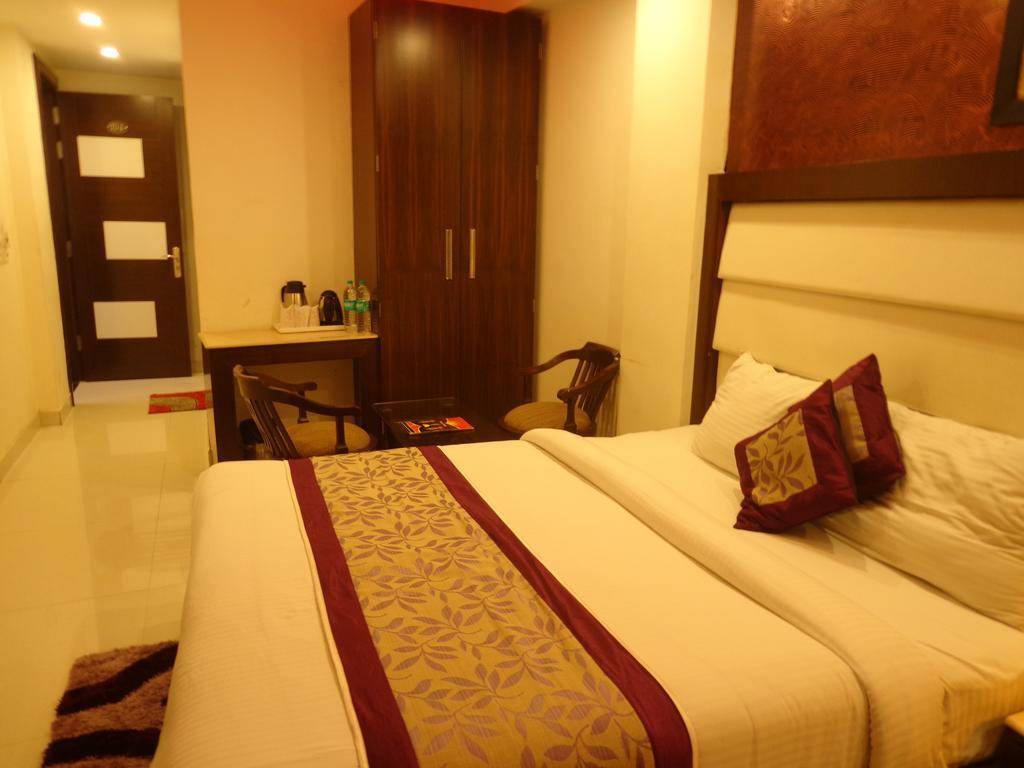 Hotel Station View Opposite New Delhi Railway Экстерьер фото
