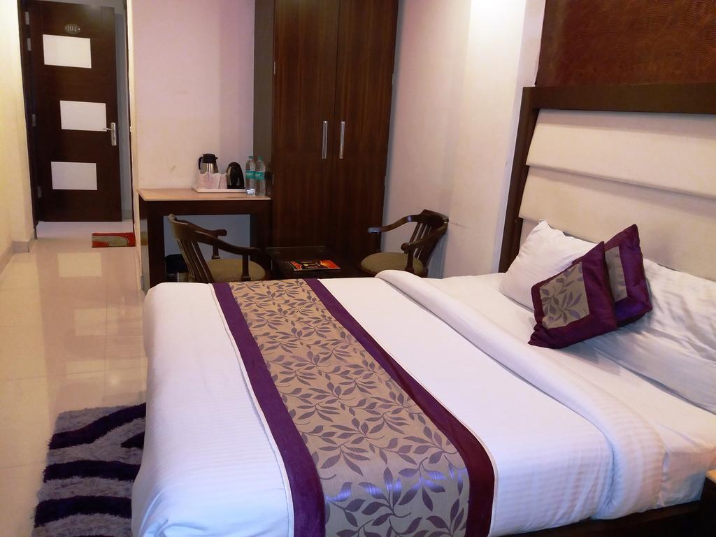 Hotel Station View Opposite New Delhi Railway Экстерьер фото